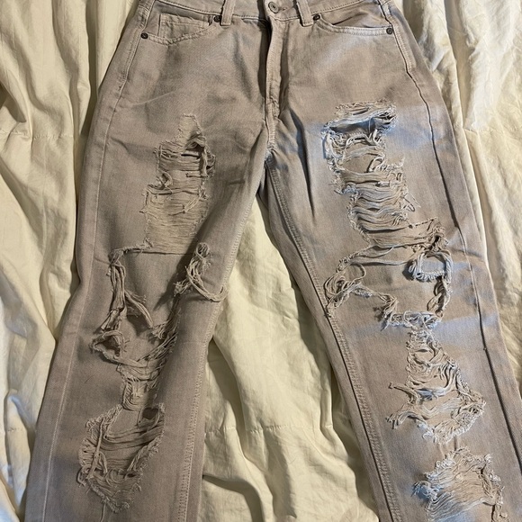 American Eagle Mom Jean - Picture 12 of 13